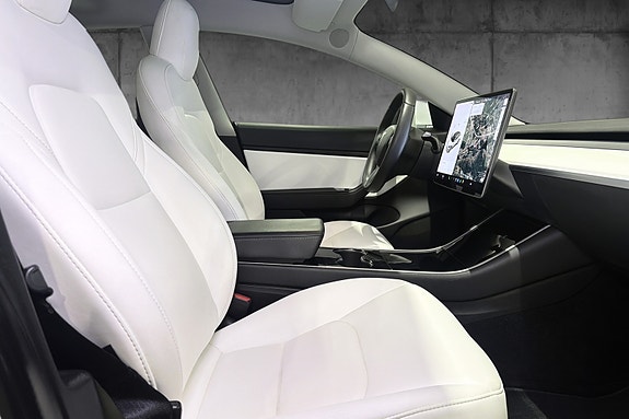 Tesla Model 3 15 of 26