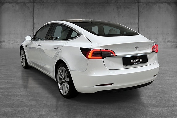 Tesla Model 3 4 of 26