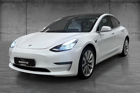 Tesla Model 3 3 of 26