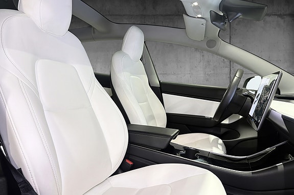 Tesla Model 3 16 of 26