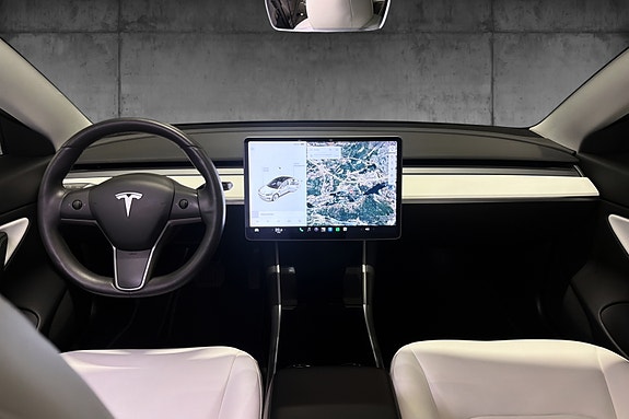 Tesla Model 3 12 of 26