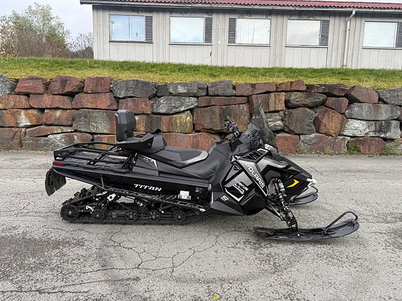 Polaris S4 Titan Adventure 2 of 9