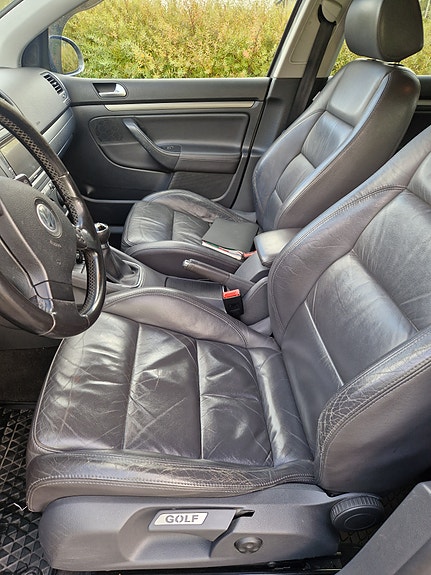 Volkswagen Golf V 8 of 18