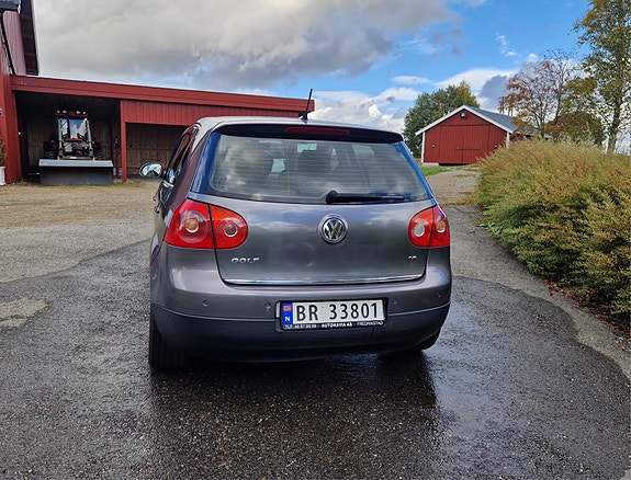 Volkswagen Golf V 7 of 18