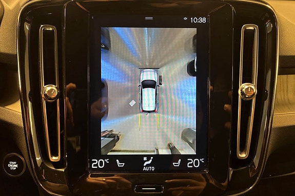 Volvo XC40 16 of 29