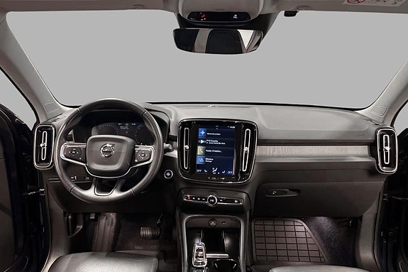 Volvo XC40 10 of 29