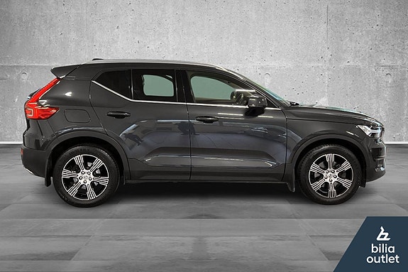 Volvo XC40 4 of 29