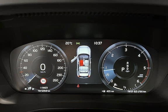 Volvo XC40 13 of 29