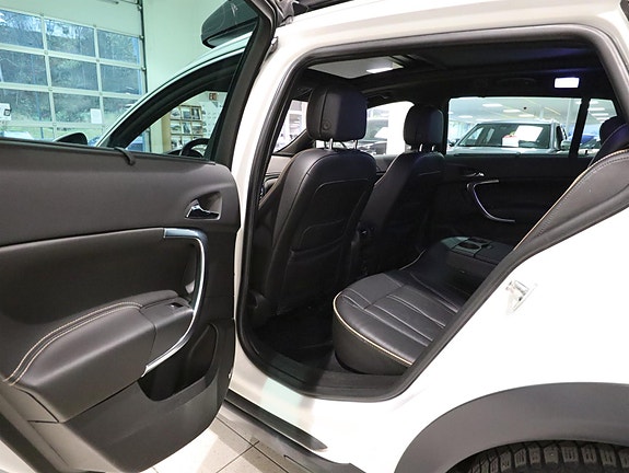Opel Insignia Country Tourer 25 of 30