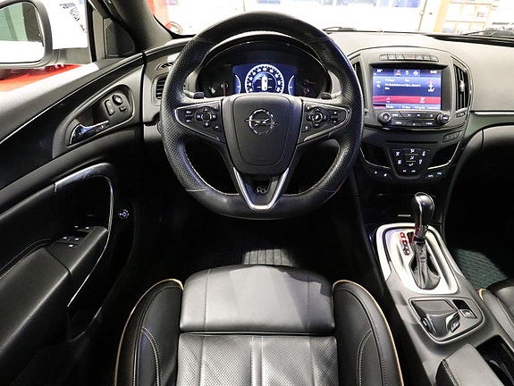 Opel Insignia Country Tourer 12 of 30