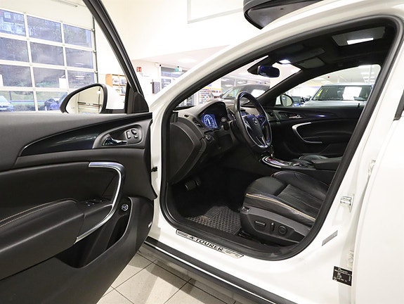 Opel Insignia Country Tourer 9 of 30