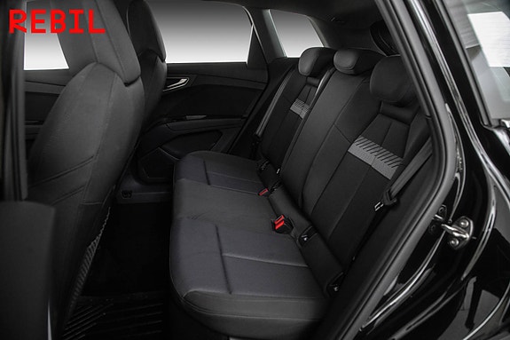 Audi Q4 e-tron 10 of 26
