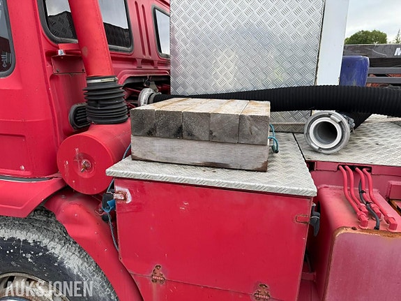 Volvo F7 4X2 19 of 23