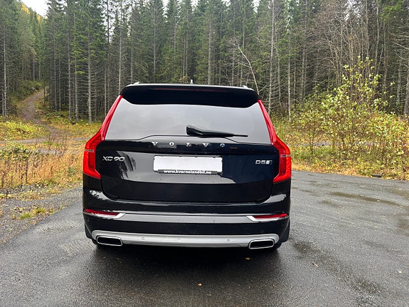 Volvo XC90 5 of 30