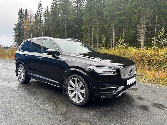 Volvo XC90 8 of 30
