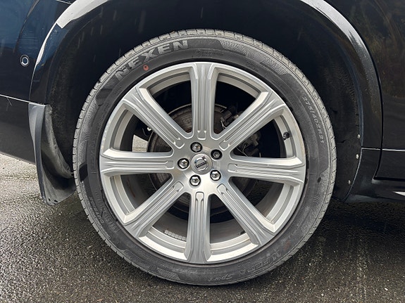 Volvo XC90 11 of 30