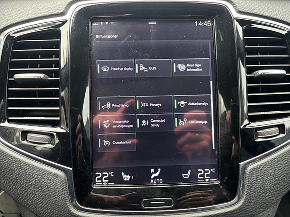 Volvo XC90 20 of 30
