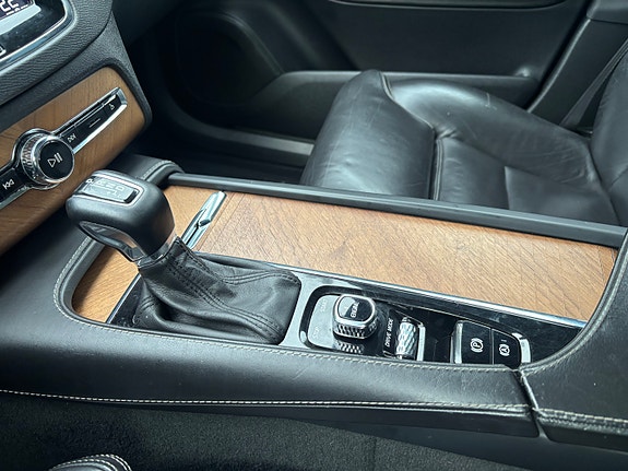 Volvo XC90 22 of 30