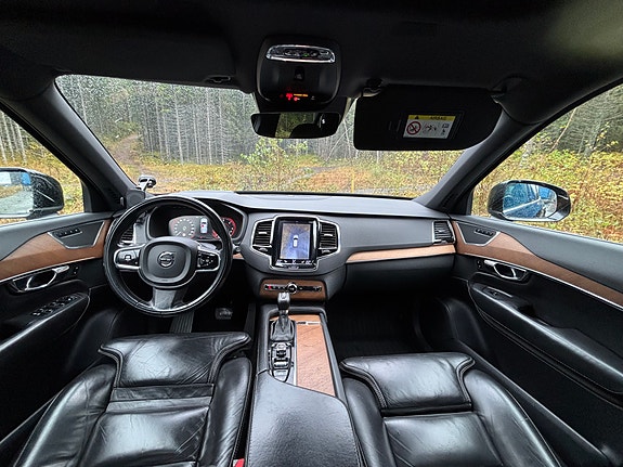Volvo XC90 12 of 30