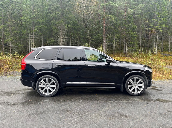 Volvo XC90 7 of 30