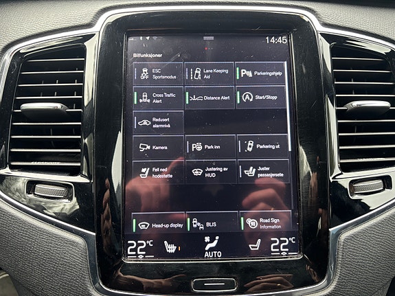 Volvo XC90 19 of 30