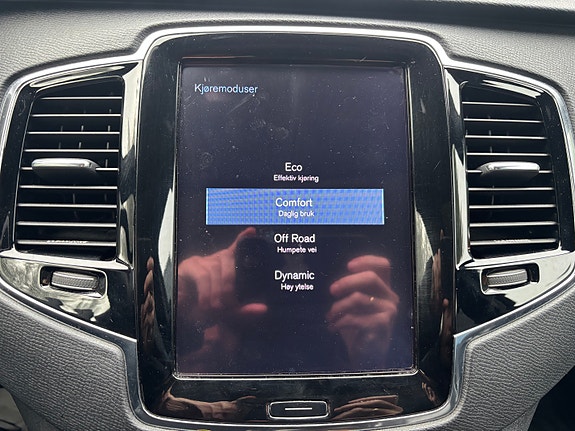 Volvo XC90 23 of 30