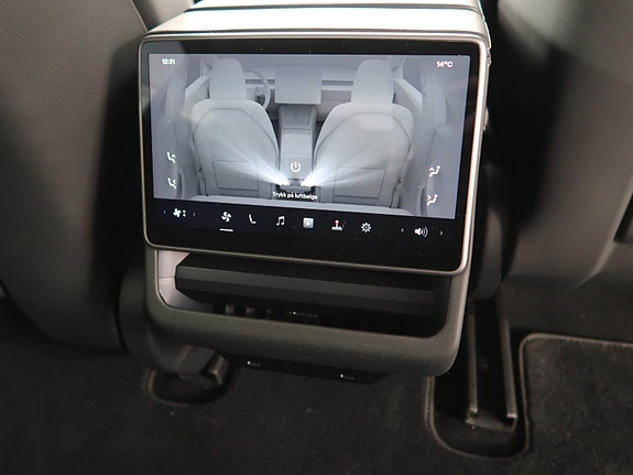 Tesla Model 3 25 of 28
