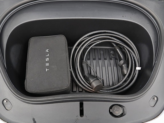 Tesla Model 3 27 of 28