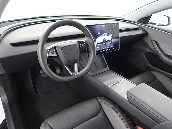 Tesla Model 3 13 of 28