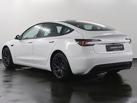 Tesla Model 3 6 of 28