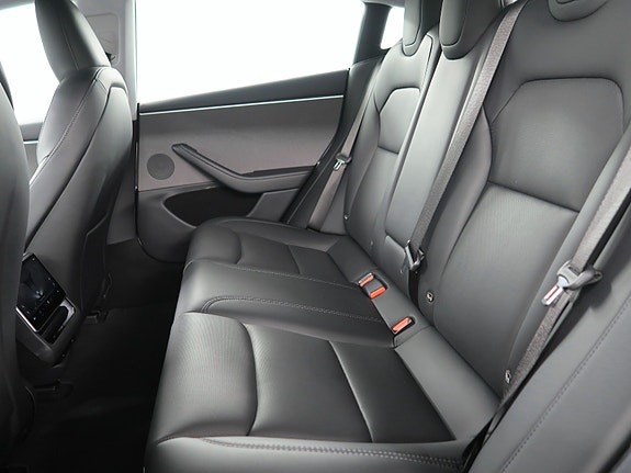 Tesla Model 3 22 of 28