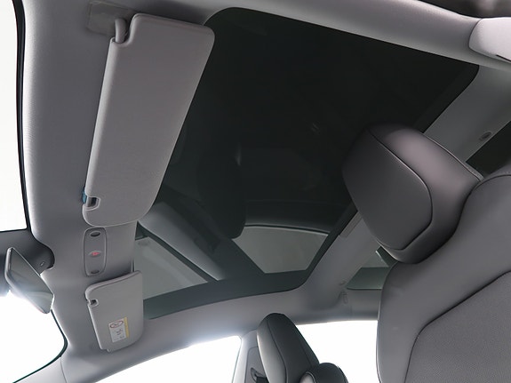 Tesla Model 3 19 of 28