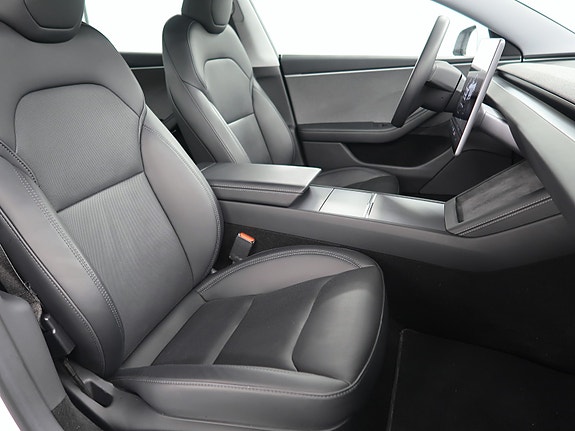 Tesla Model 3 23 of 28
