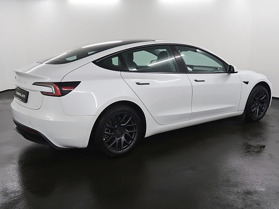 Tesla Model 3 10 of 28