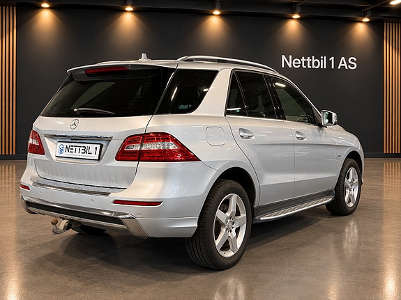 Mercedes-Benz ML250 7 of 13