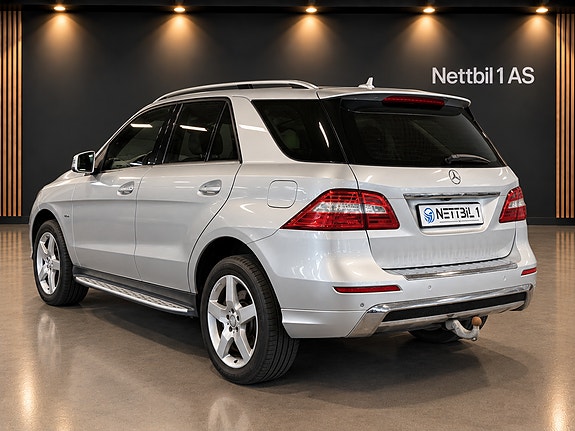 Mercedes-Benz ML250 4 of 13