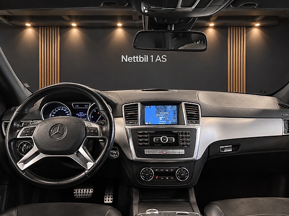 Mercedes-Benz ML250 9 of 13