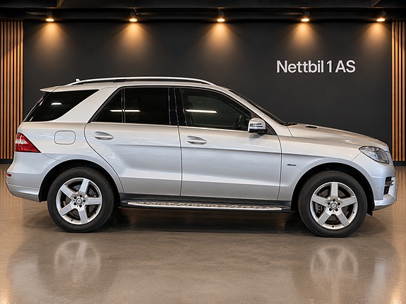 Mercedes-Benz ML250 8 of 13