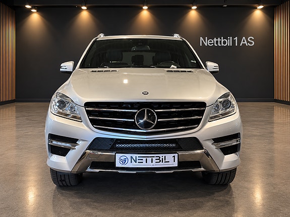 Mercedes-Benz ML250 2 of 13