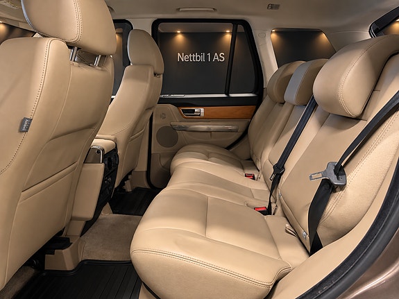 Land Rover Range Rover Sport 12 of 12