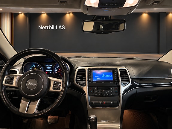 Jeep Grand Cherokee 9 of 12