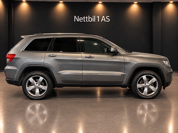 Jeep Grand Cherokee 8 of 12
