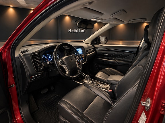 Mitsubishi Outlander 16 of 26