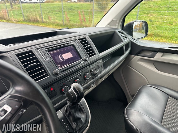 Volkswagen Transporter 12 of 24
