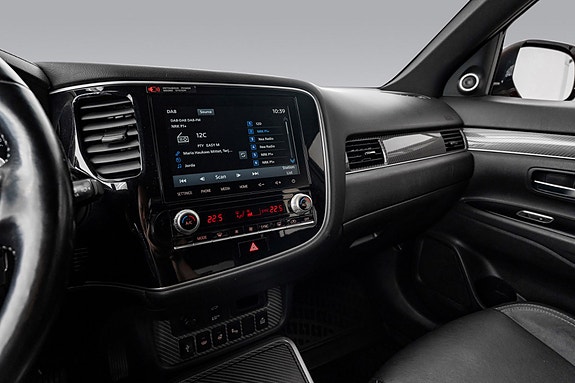 Mitsubishi Outlander 16 of 25