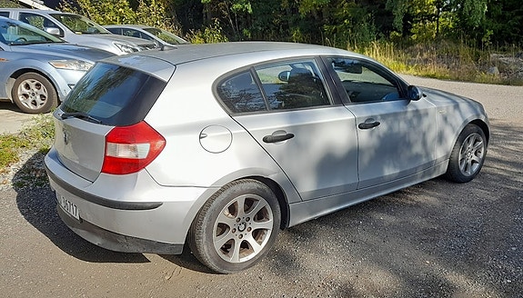 BMW 116i 4 of 6
