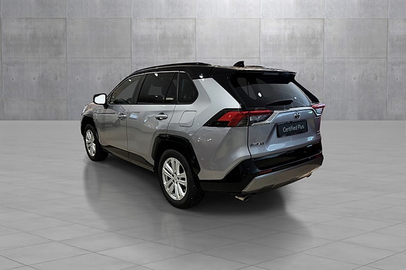 Toyota RAV4 3 of 20