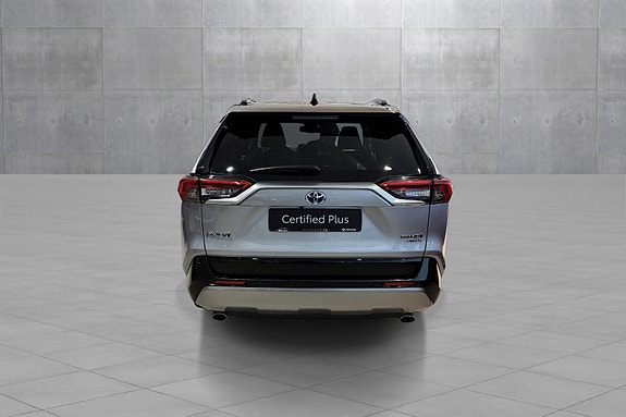 Toyota RAV4 4 of 20