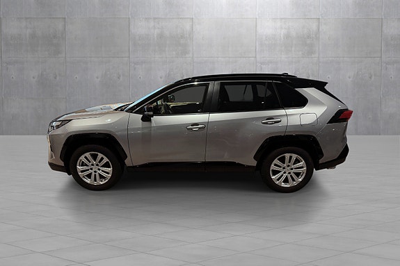 Toyota RAV4 2 of 20