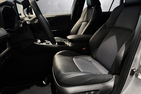 Toyota RAV4 9 of 20